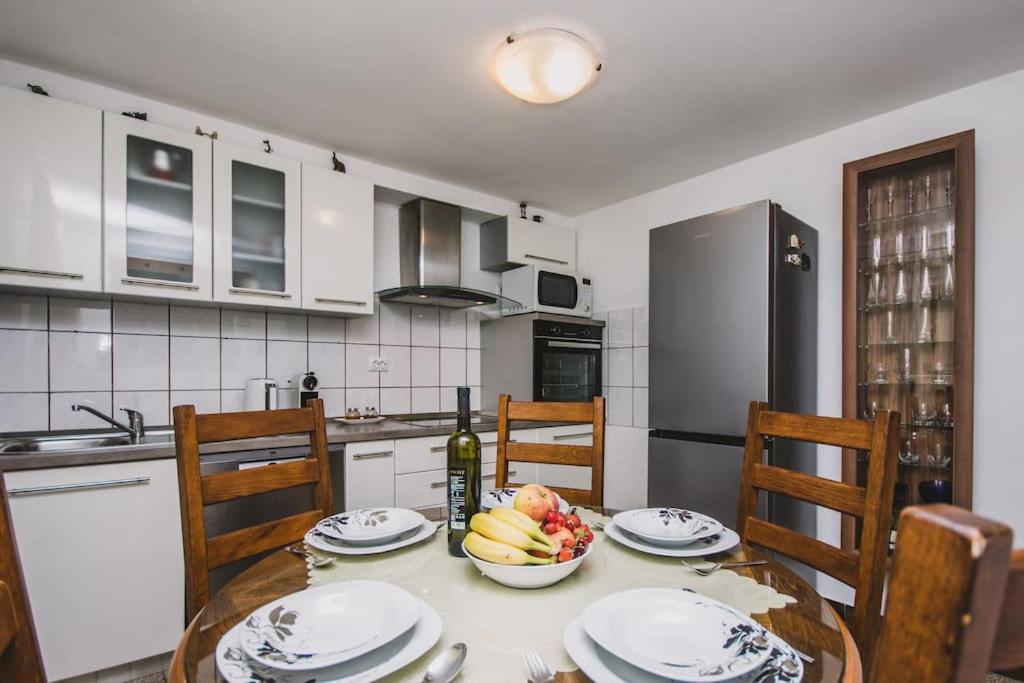Marjan Hill 3-Br Apt,5 Guests Private Garden Near Beach Spalato Esterno foto